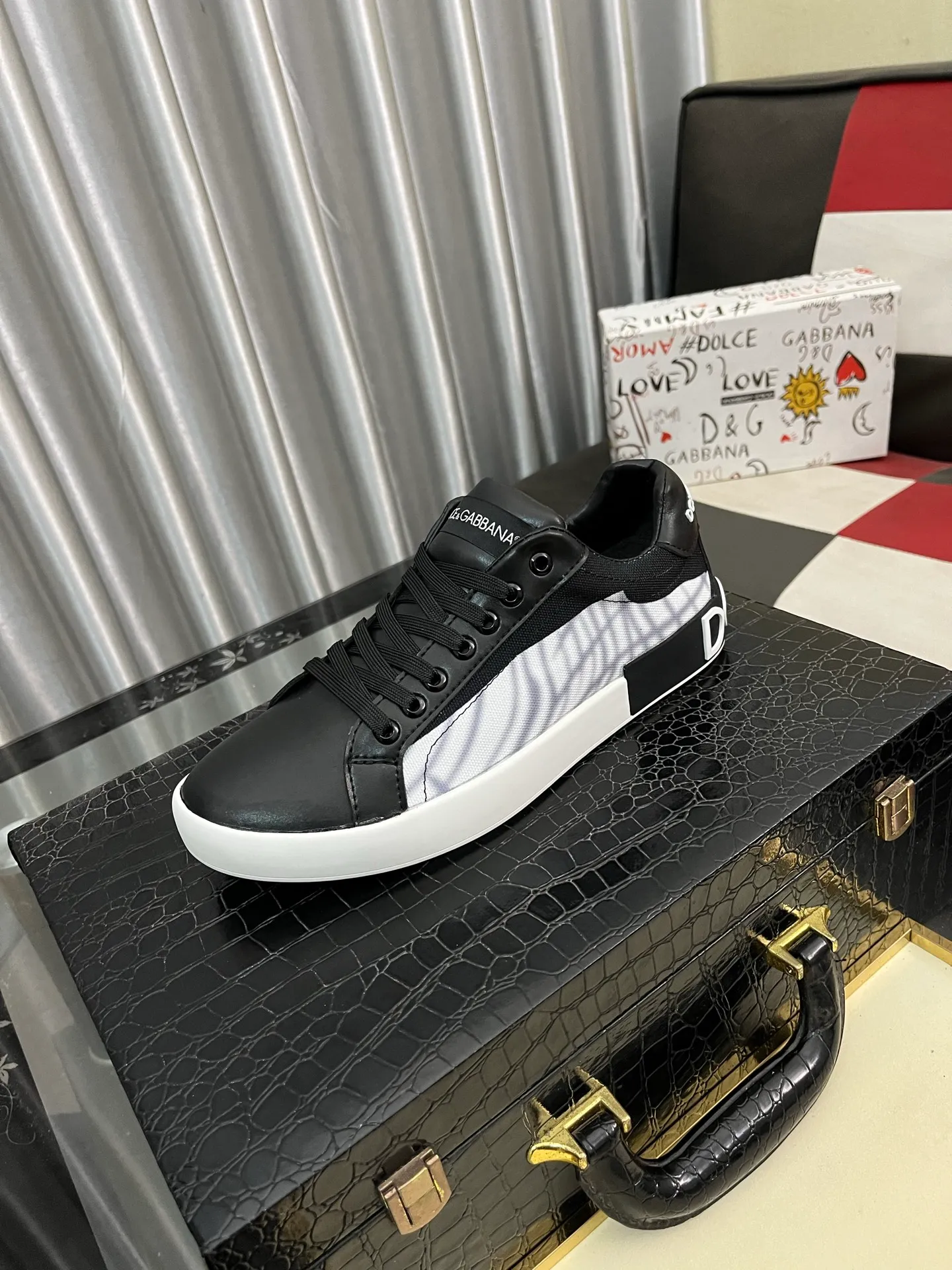 Men's men's shoes 💰420⌚️⌚️【DG～】couple casual shoes, on sale simultaneously in 2025z cabinet 🔶Size: 35-44#️⃣ 1 color 🔜The upper is made of multi-material splicing ➕Mesh lining, comfortable and breathable, sole: original comfortable and wear-resistant outsole, ⚠️Photographed in real life🎬The real thing is better📢📢📢